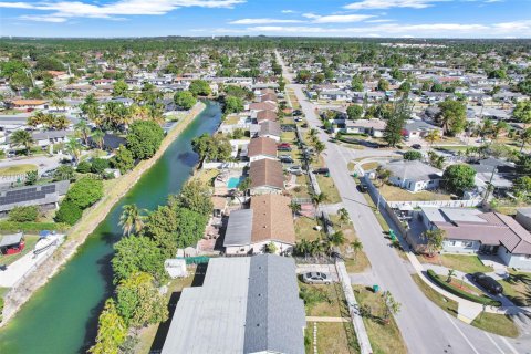 Купить виллу или дом в Майами, Флорида 3 спальни, 197.32м2, № 2048704 - фото 8