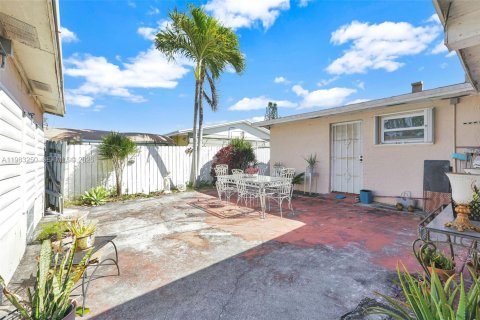 Купить виллу или дом в Майами, Флорида 3 спальни, 197.32м2, № 2048704 - фото 20