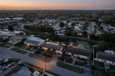 Купить виллу или дом в Майами, Флорида 3 спальни, 197.32м2, № 2048704 - фото 5