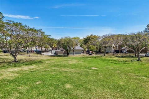 Townhouse in Miami, Florida 3 bedrooms, 108.7 sq.m. № 1748686 - photo 24