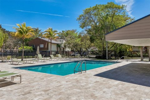Townhouse in Miami, Florida 3 bedrooms, 108.7 sq.m. № 1748686 - photo 22