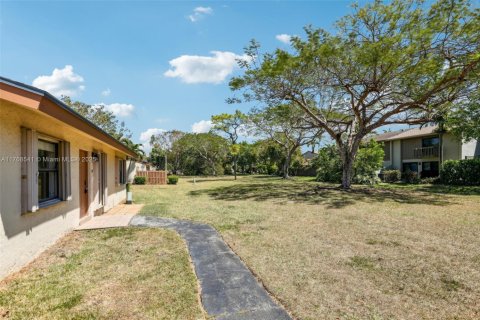 Townhouse in Miami, Florida 3 bedrooms, 108.7 sq.m. № 1748686 - photo 5