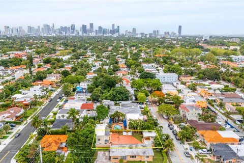 Купить коммерческую недвижимость в Майами, Флорида 214.23м2, № 2035853 - фото 22