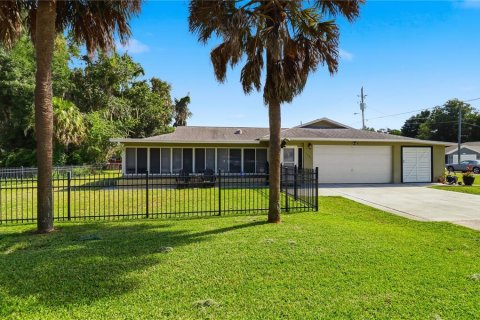 Casa en Lake Panasoffkee, Florida 2 dormitorios, 113.06 m2 № 2129035