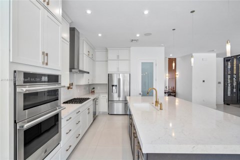 House in Palm Beach Gardens, Florida 5 bedrooms, 303.05 sq.m. № 1937700 - photo 15