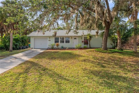 House in Port Charlotte, Florida 3 bedrooms, 117.99 sq.m. № 1528116 - photo 30