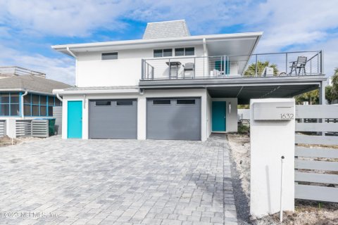 Casa en alquiler en Neptune Beach, Florida, 2 dormitorios, 84.54 m2 № 770179 - foto 1
