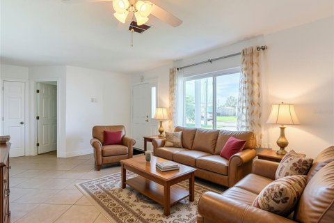 Villa ou maison à vendre à Hudson, Floride: 2 chambres, 118.08 m2 № 2399385 - photo 14