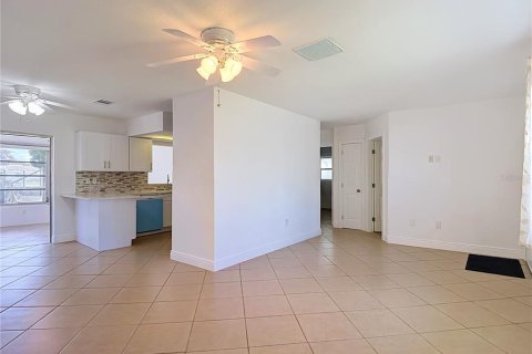 Villa ou maison à vendre à Hudson, Floride: 2 chambres, 118.08 m2 № 2399385 - photo 17