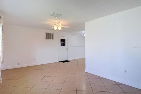 Villa ou maison à vendre à Hudson, Floride: 2 chambres, 118.08 m2 № 2399385 - photo 11