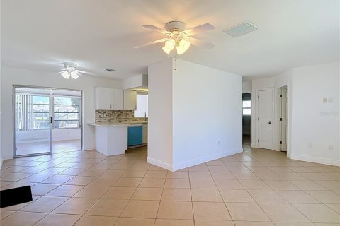 Villa ou maison à vendre à Hudson, Floride: 2 chambres, 118.08 m2 № 2399385 - photo 19
