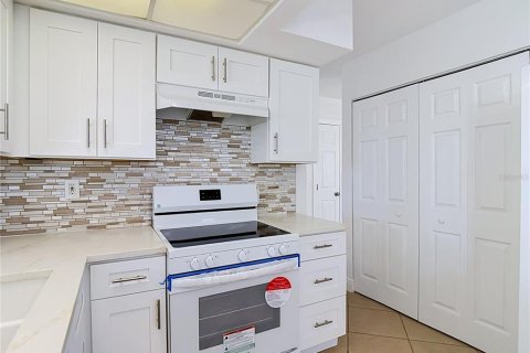 Villa ou maison à vendre à Hudson, Floride: 2 chambres, 118.08 m2 № 2399385 - photo 28