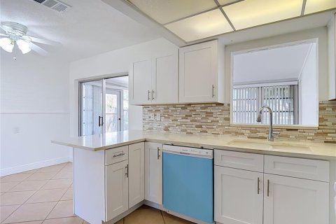 Villa ou maison à vendre à Hudson, Floride: 2 chambres, 118.08 m2 № 2399385 - photo 30