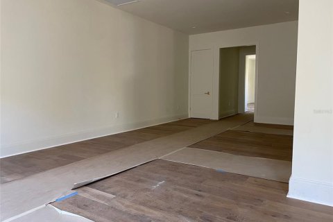 Casa en venta en Tampa, Florida, 5 dormitorios, 549.89 m2 № 1511582 - foto 11
