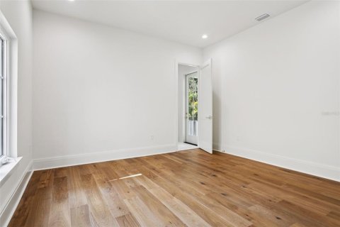 Casa en venta en Tampa, Florida, 5 dormitorios, 549.89 m2 № 1511582 - foto 24