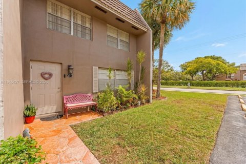 Townhouse in Coral Springs, Florida 3 bedrooms, 139.35 sq.m. № 2003044 - photo 2