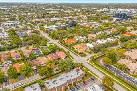 Townhouse in Coral Springs, Florida 3 bedrooms, 139.35 sq.m. № 2003044 - photo 18