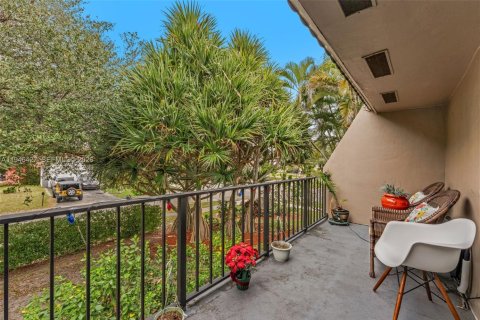 Townhouse in Coral Springs, Florida 3 bedrooms, 139.35 sq.m. № 2003044 - photo 10