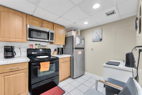 Townhouse in Coral Springs, Florida 3 bedrooms, 139.35 sq.m. № 2003044 - photo 6