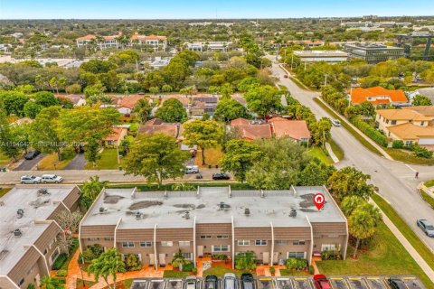 Townhouse in Coral Springs, Florida 3 bedrooms, 139.35 sq.m. № 2003044 - photo 19