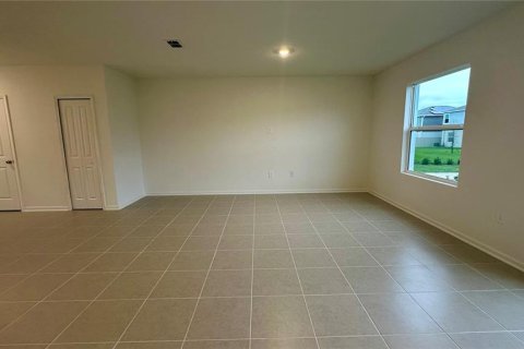 Casa en alquiler en Lake Wales, Florida, 5 dormitorios, 196.21 m2 № 1905546 - foto 7