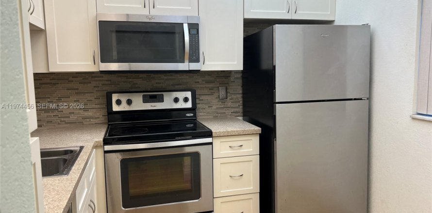 Condo in Davie, Florida, 2 bedrooms  № 2038601