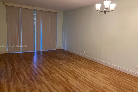 Condo in Davie, Florida, 2 bedrooms  № 2038601 - photo 5
