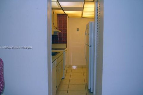 Купить кондоминиум в Майами, Флорида 2 спальни, 63.64м2, № 1764715 - фото 11