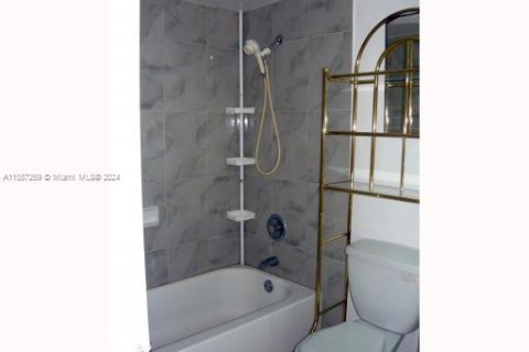 Купить кондоминиум в Майами, Флорида 2 спальни, 63.64м2, № 1764715 - фото 9