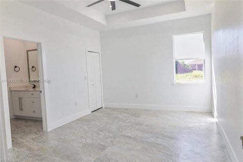 House in Lehigh Acres, Florida 3 bedrooms № 2190021 - photo 6
