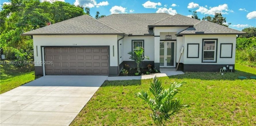House in Lehigh Acres, Florida 3 bedrooms № 2190021