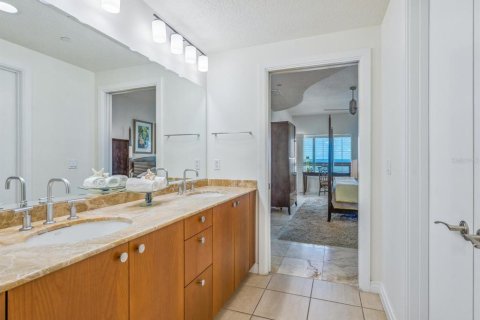 Condo in Sarasota, Florida, 3 bedrooms  № 1749228 - photo 29