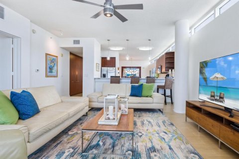 Condo in Sarasota, Florida, 3 bedrooms  № 1749228 - photo 13