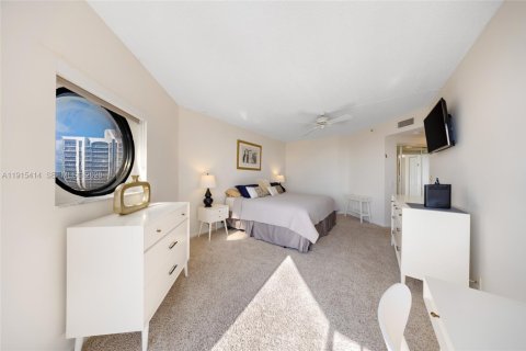 Condo in Aventura, Florida, 3 bedrooms  № 2059857 - photo 18