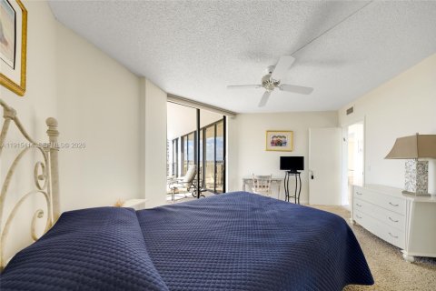 Condo in Aventura, Florida, 3 bedrooms  № 2059857 - photo 26