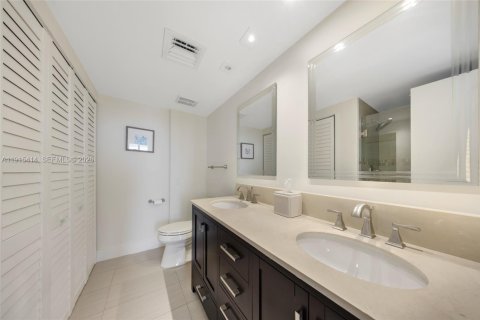Condo in Aventura, Florida, 3 bedrooms  № 2059857 - photo 22