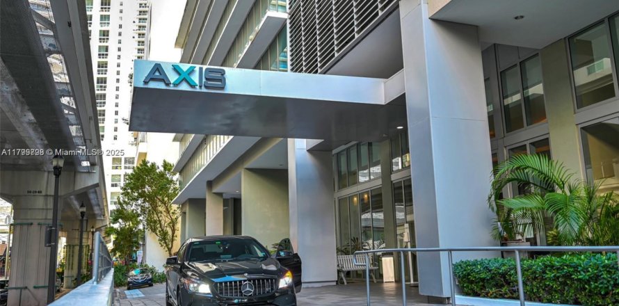 Кондоминиум с 2 спальнями в Майами, Флорида № 2056947