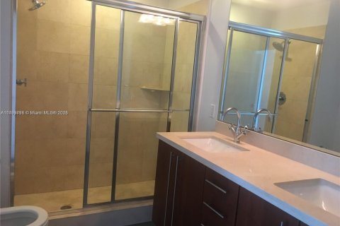 Купить кондоминиум в Майами, Флорида 2 спальни, 94.11м2, № 2056947 - фото 11