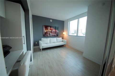 Copropriété à louer à Miami, Floride: 3 chambres, 143.44 m2 № 2041640 - photo 4