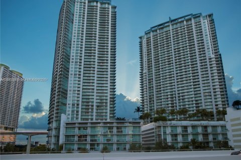 Copropriété à louer à Miami, Floride: 3 chambres, 143.44 m2 № 2041640 - photo 17