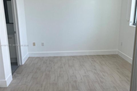 Copropriété à louer à Miami, Floride: 3 chambres, 143.44 m2 № 2041640 - photo 14