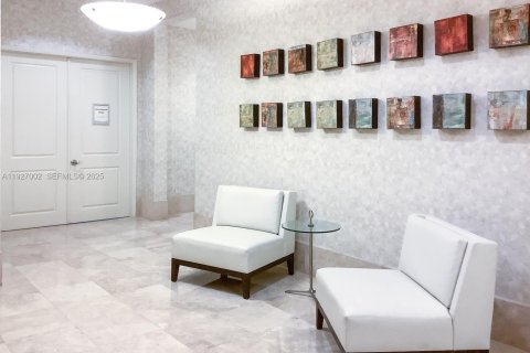 Снять в аренду кондоминиум в Халландейл-Бич, Флорида 1 спальня, 90.49м2, № 1986176 - фото 6