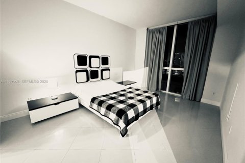 Снять в аренду кондоминиум в Халландейл-Бич, Флорида 1 спальня, 90.49м2, № 1986176 - фото 3