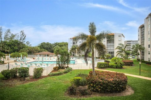 Condo in Lauderhill, Florida, 2 bedrooms  № 1231284 - photo 1