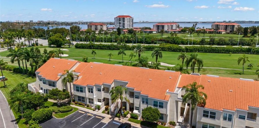 Condo à Saint Petersburg, Floride, 2 chambres № 1528294