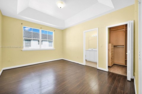 Condo in Doral, Florida, 3 bedrooms  № 1960015 - photo 27