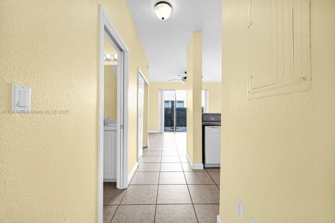 Condo in Doral, Florida, 3 bedrooms  № 1960015 - photo 14