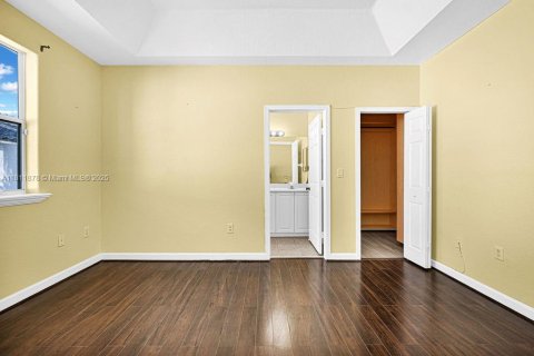 Condo in Doral, Florida, 3 bedrooms  № 1960015 - photo 30