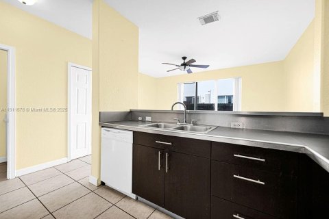 Condo in Doral, Florida, 3 bedrooms  № 1960015 - photo 18