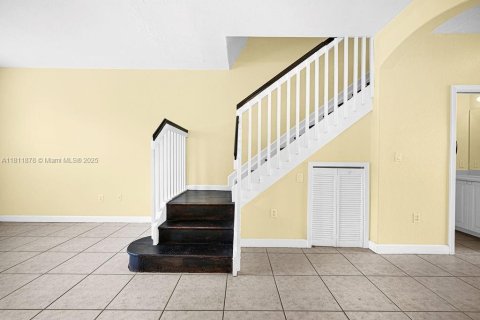 Condo in Doral, Florida, 3 bedrooms  № 1960015 - photo 11